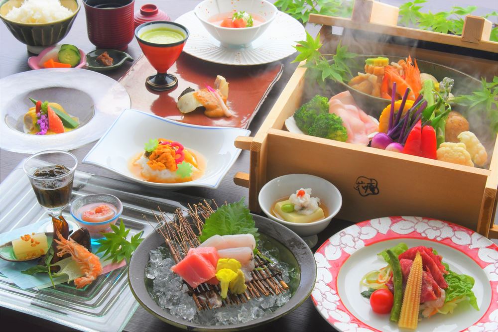 Nikko Chuzenji-ko Onsen Hotel Hana-An_Morning and evening, savor healthy Japanese kaiseki meals featuring 40 varieties of seasonal vegetables. (dinner image)